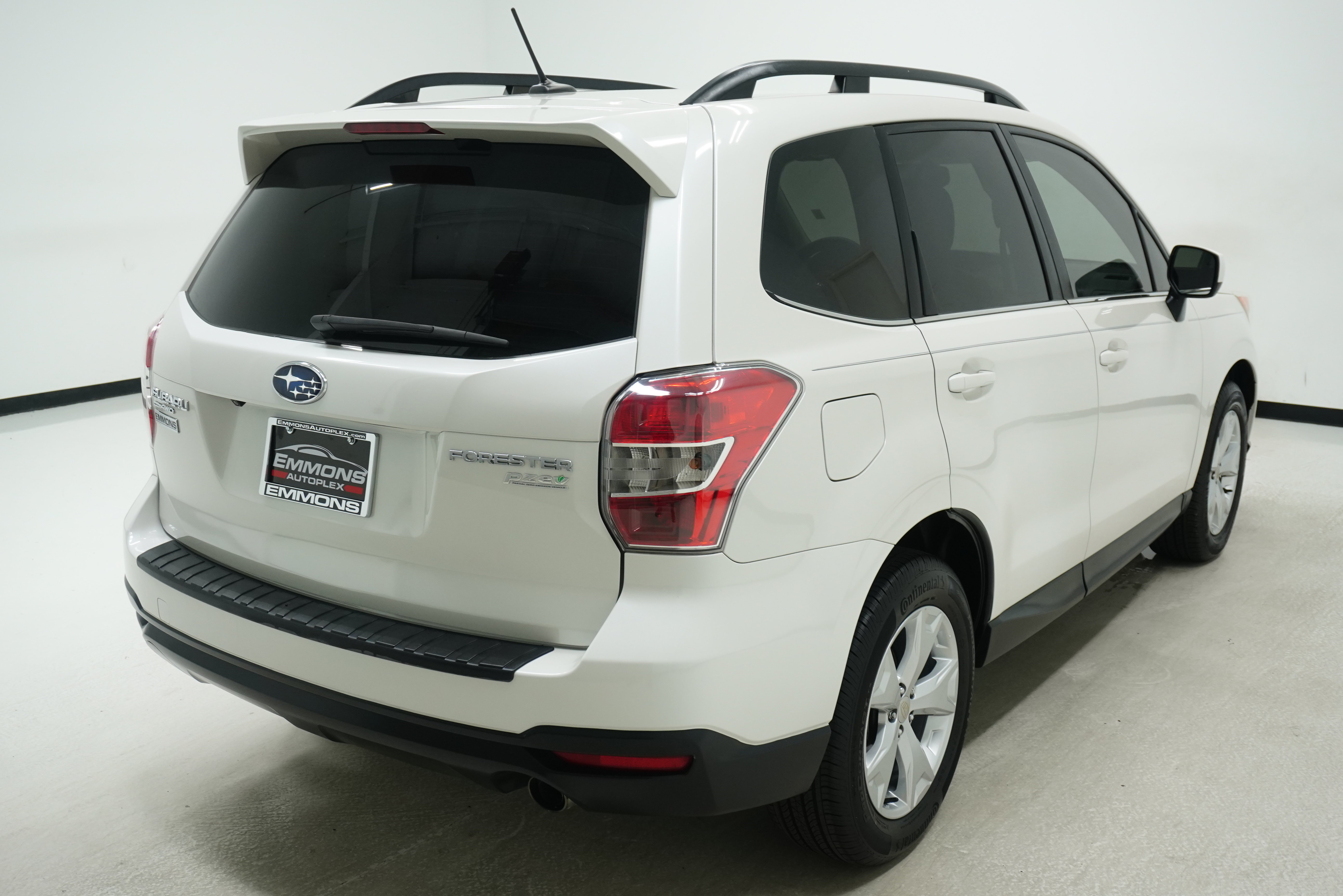 Used 2015 Subaru Forester 2.5i Limited w/ Popular Package #2 AWD/4WD image 4