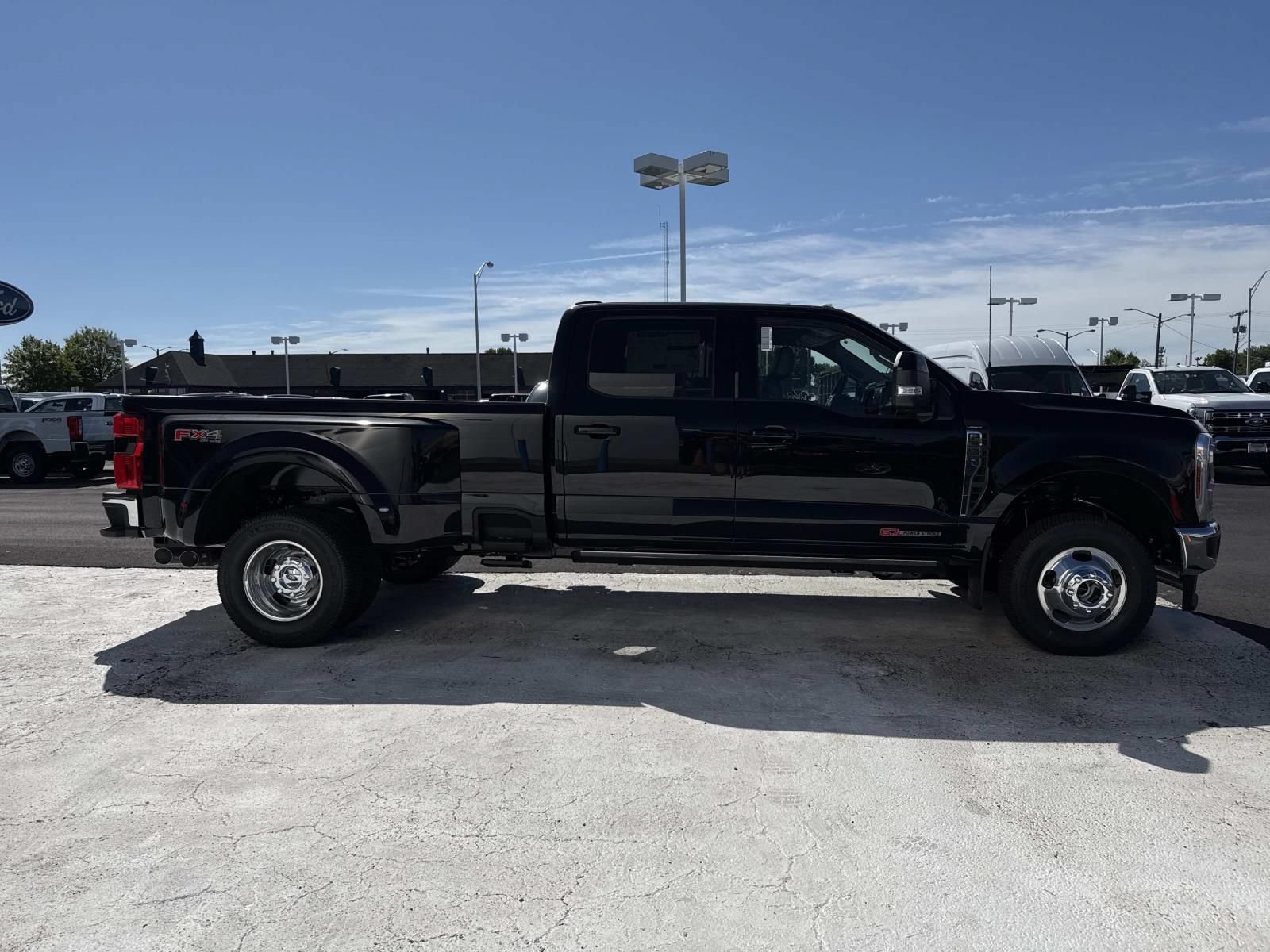 New 2026 Ford F350 Lariat w/ Lariat Ultimate Package AWD/4WD image 2
