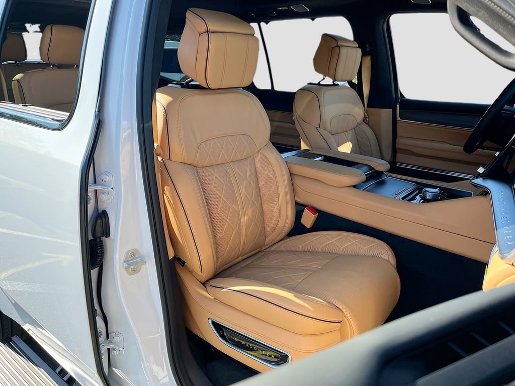 New 2026 Jeep Grand Wagoneer Summit AWD/4WD image 31
