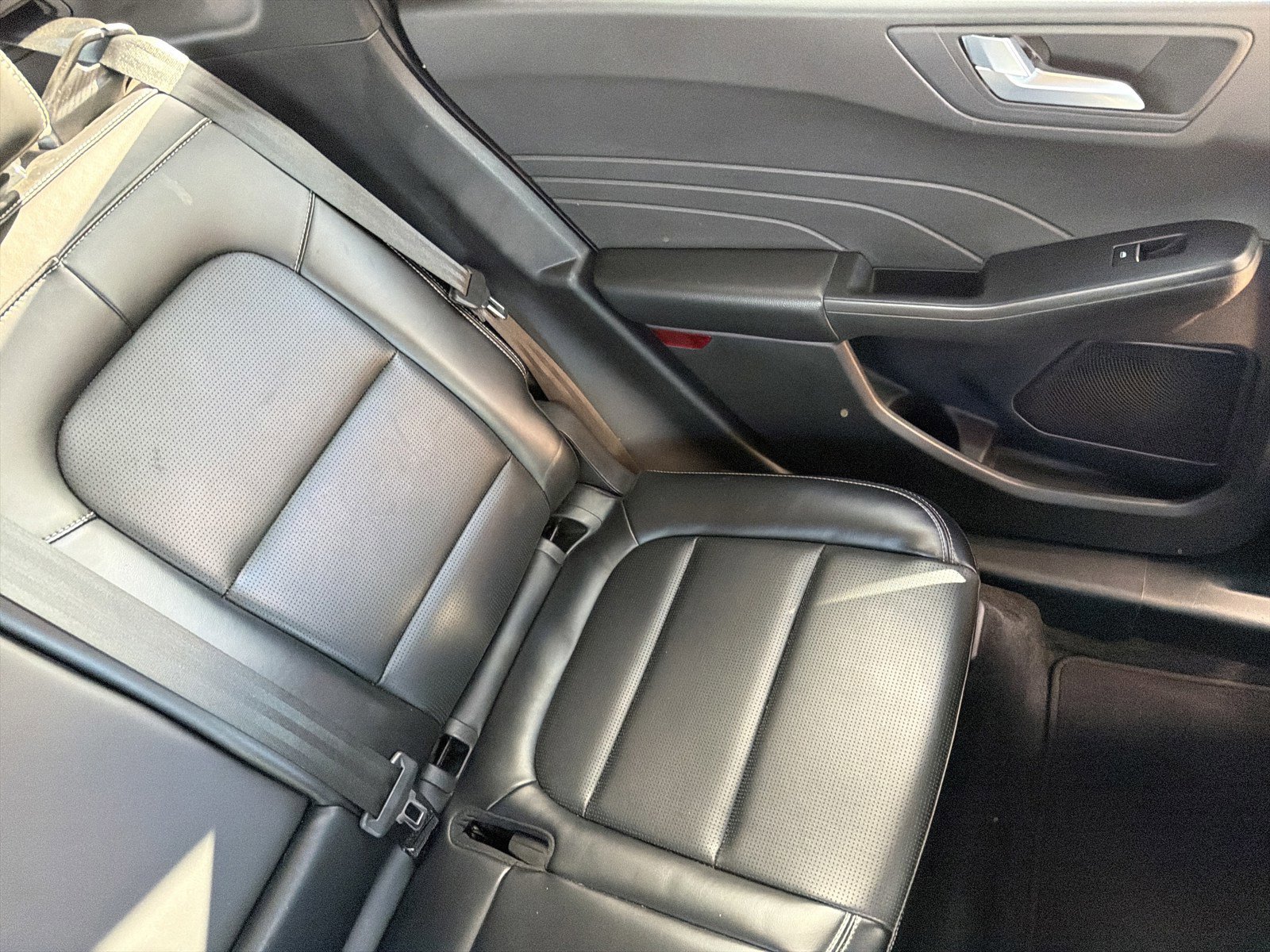 Used 2024 Ford Escape Platinum image 14