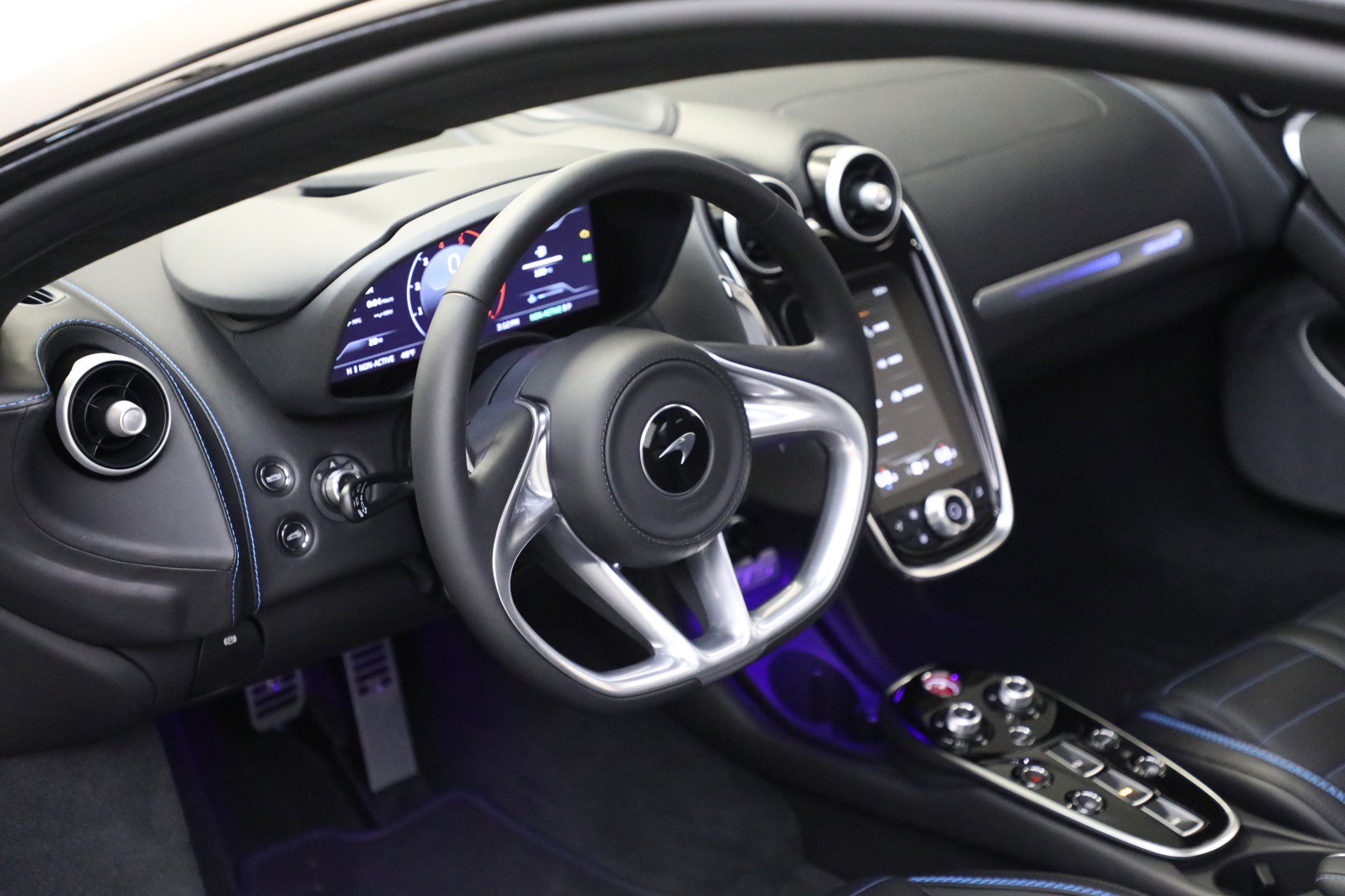 New 2025 McLaren GTS image 24