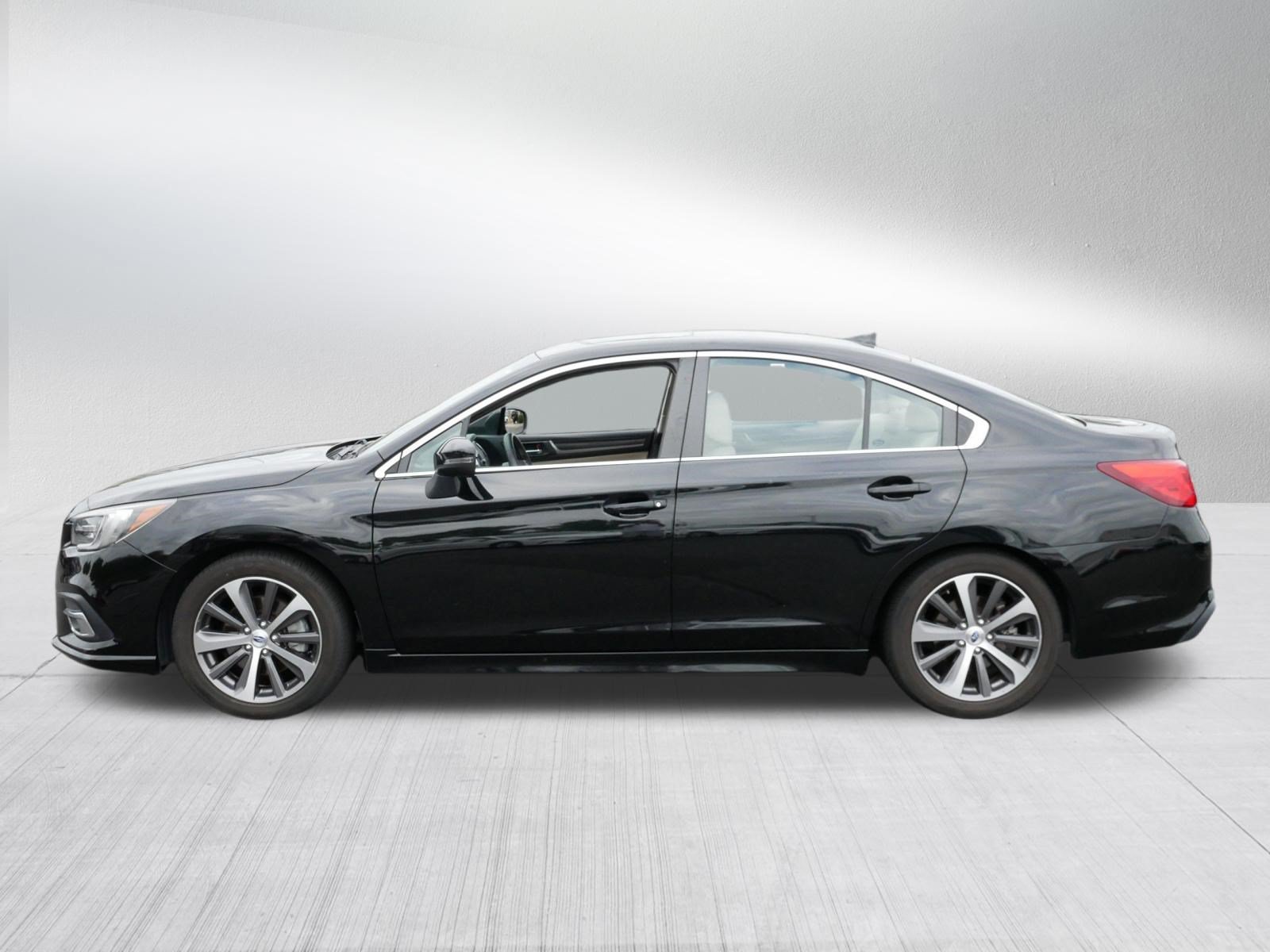Used 2018 Subaru Legacy 3.6R Limited AWD/4WD image 4