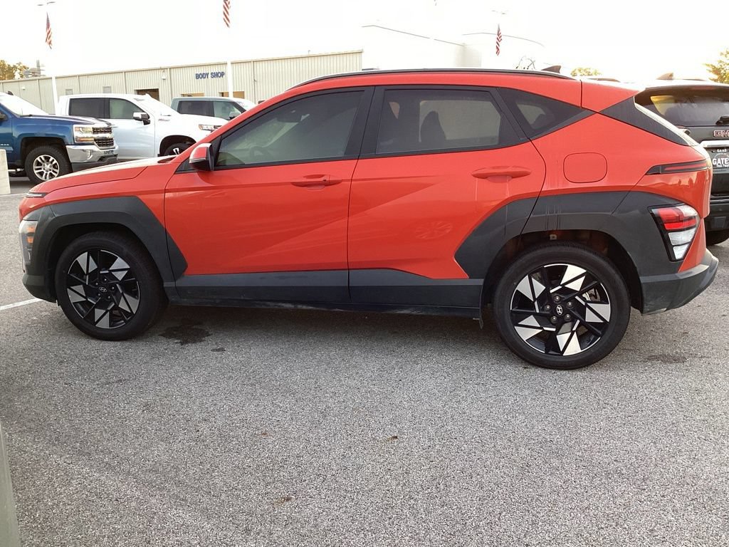 Used 2025 Hyundai Kona SEL FWD image 4