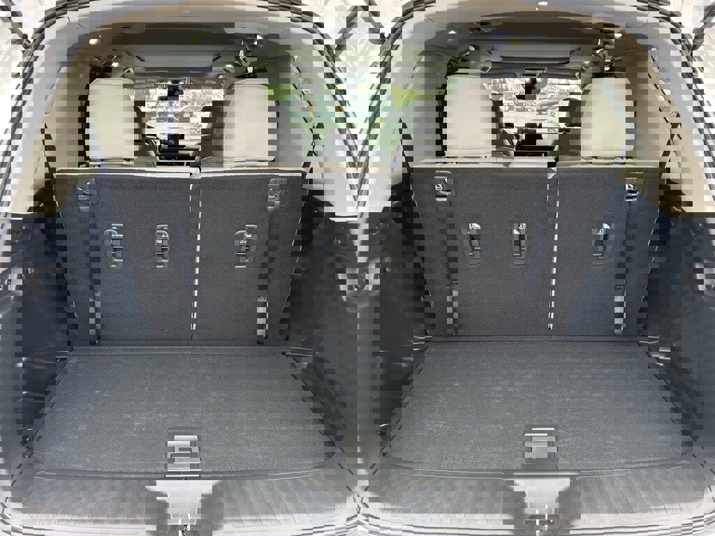 Used 2025 Honda Pilot Touring image 18