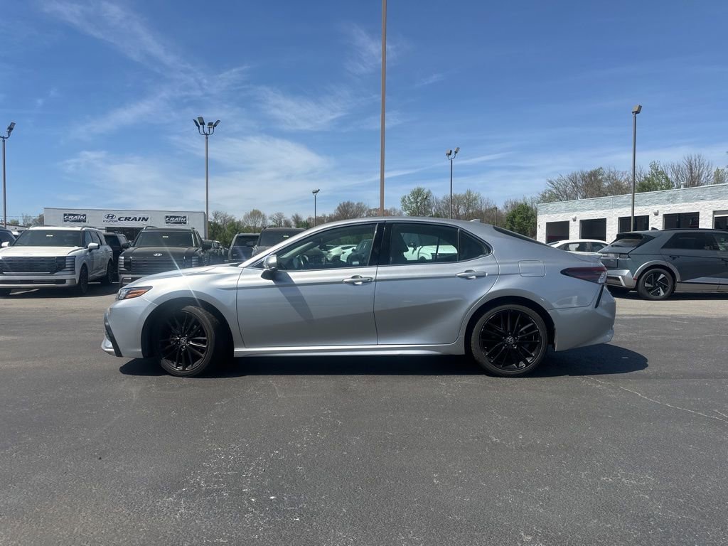 Used 2023 Toyota Camry XSE image 9
