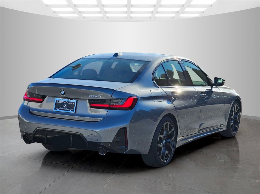 New 2026 BMW 330i Sedan w/ M Sport Package image 6