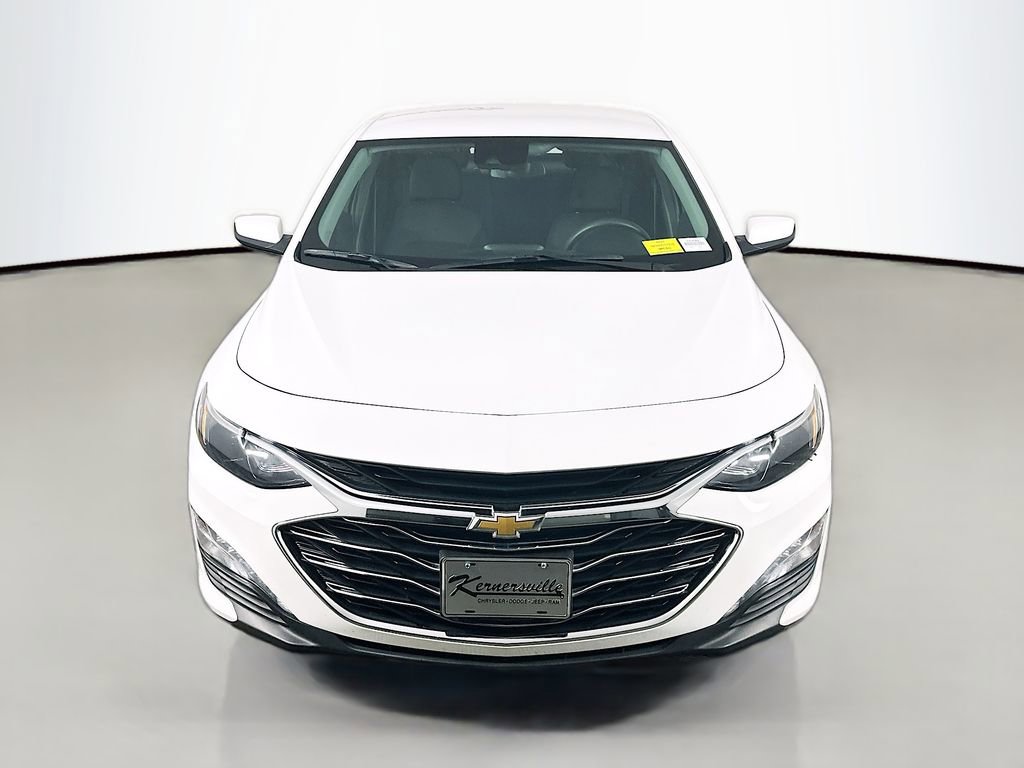 Used 2023 Chevrolet Malibu LT image 2