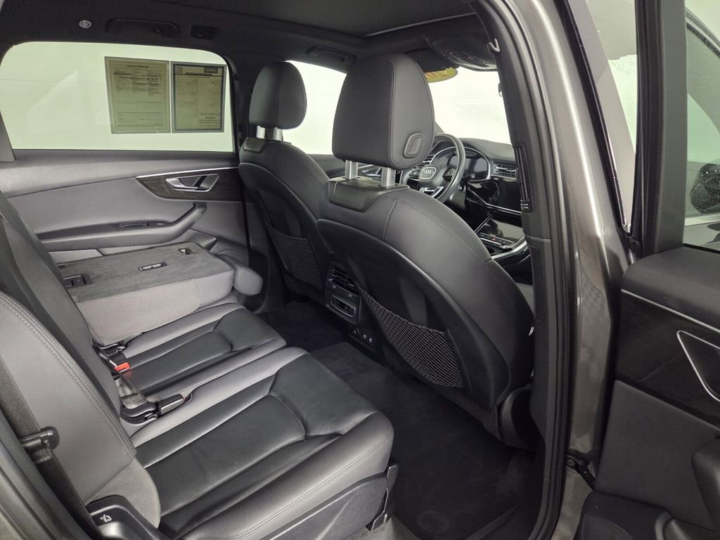 Used 2021 Audi Q7 2.0T Premium w/ Convenience Package AWD/4WD image 30