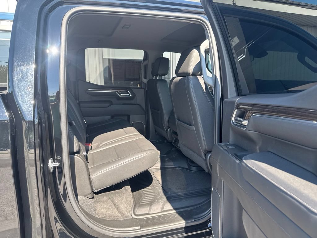 Used 2023 Chevrolet Silverado 1500 LT w/ Leather Package AWD/4WD image 21