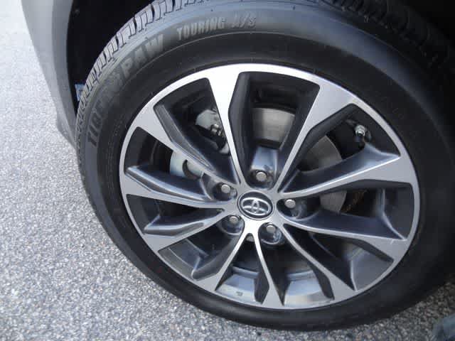 Used 2017 Toyota Avalon XLE Premium w/ All Weather Liner Package FWD image 30