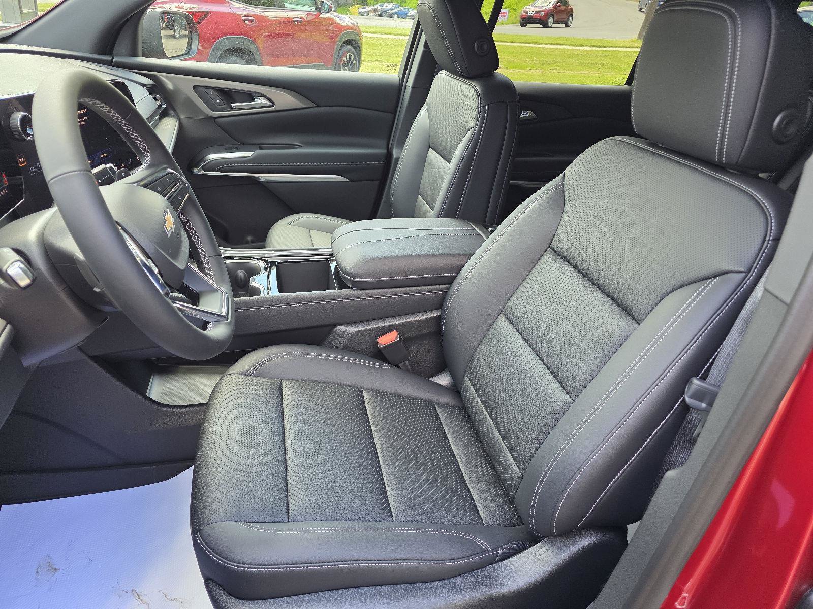 New 2026 Chevrolet Traverse LT w/ LPO, Floor Liner Package AWD/4WD image 12