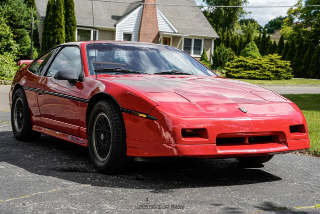 Used 1988 Pontiac Fiero GT RWD image 12
