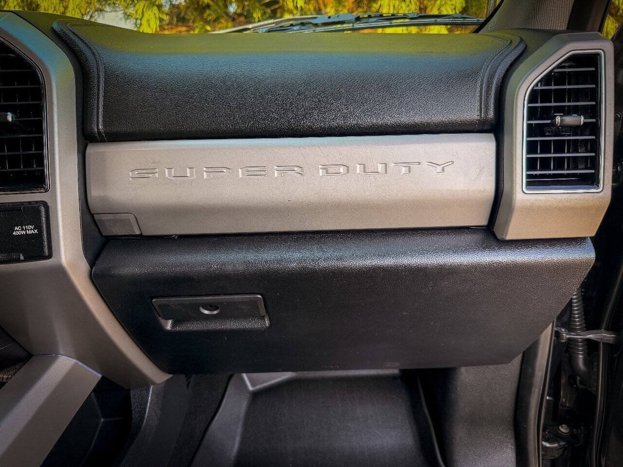 Used 2019 Ford F250 Lariat w/ Lariat Ultimate Package AWD/4WD image 26