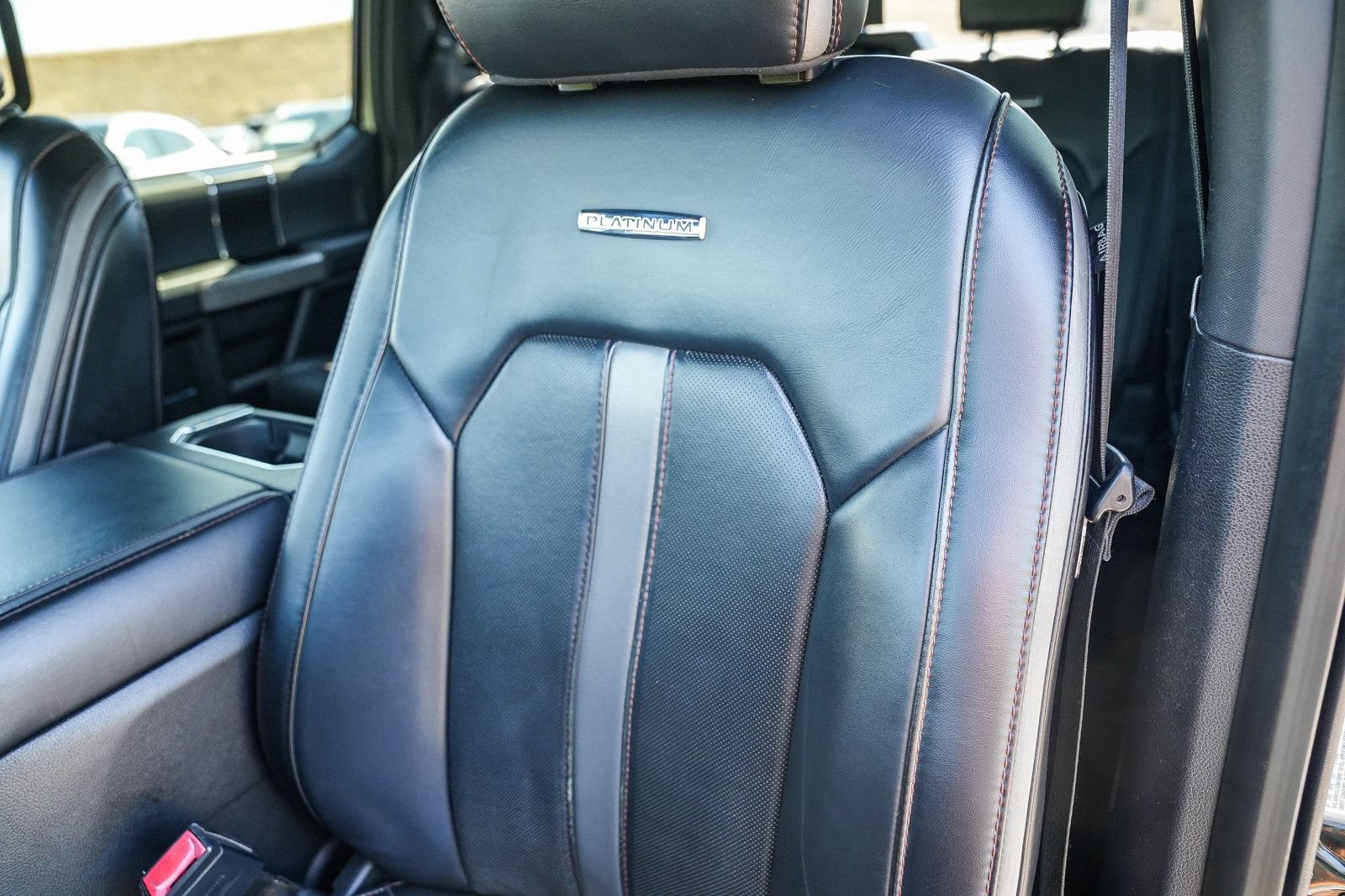 Used 2018 Ford F150 Platinum w/ Equipment Group 701A Luxury AWD/4WD image 26