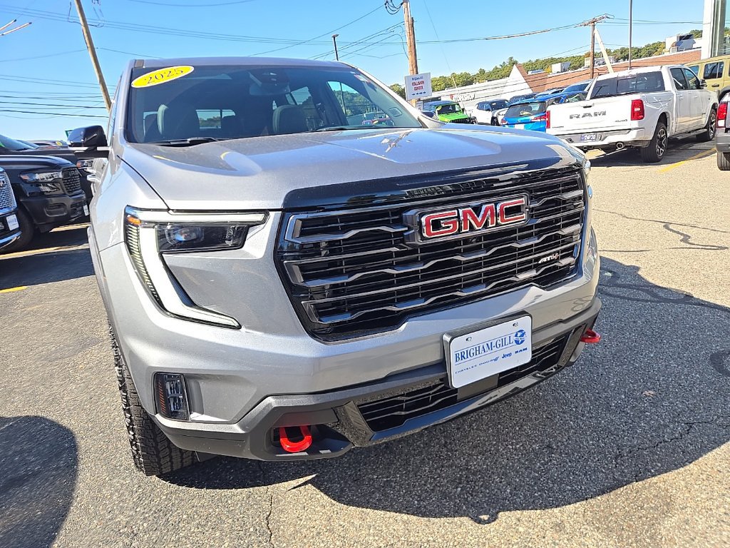 Used 2025 GMC Acadia AT4 w/ Luxury Package AWD/4WD image 3