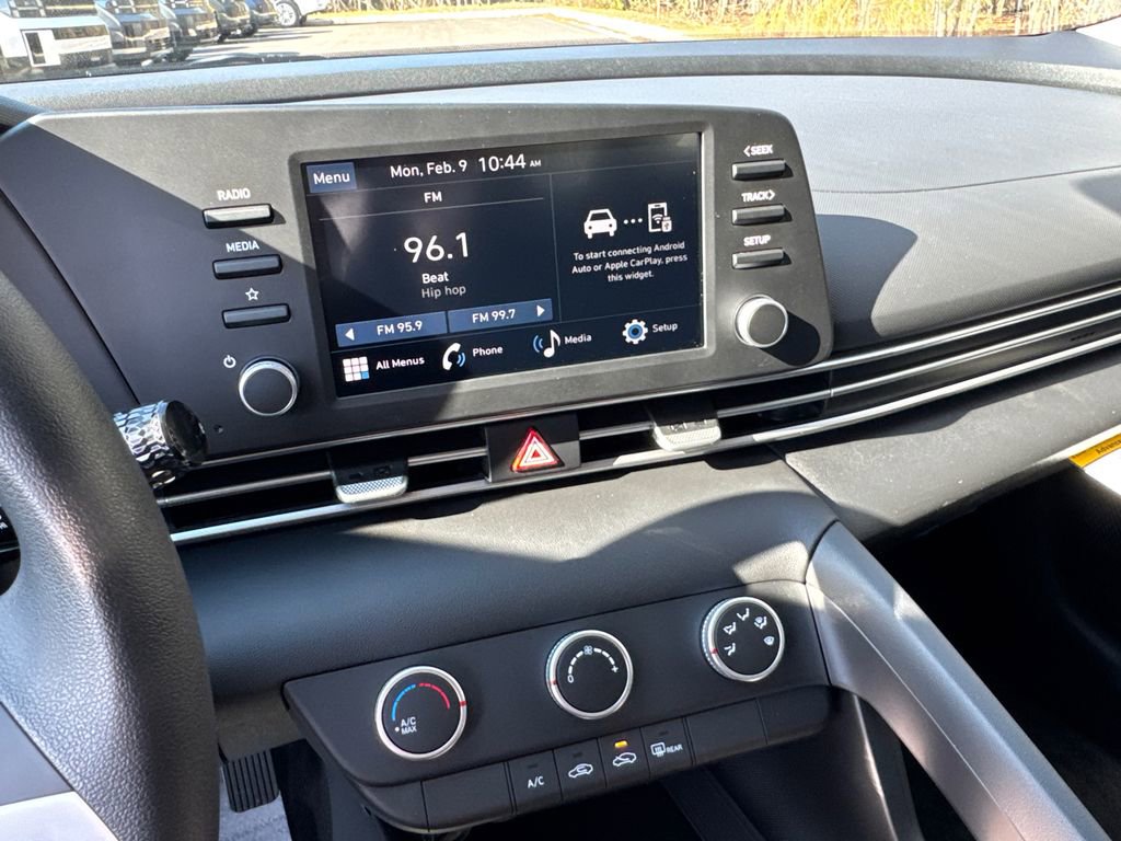 New 2026 Hyundai Elantra SE image 17