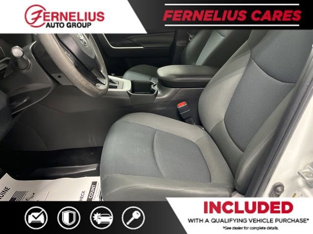 Used 2022 Toyota RAV4 LE image 29