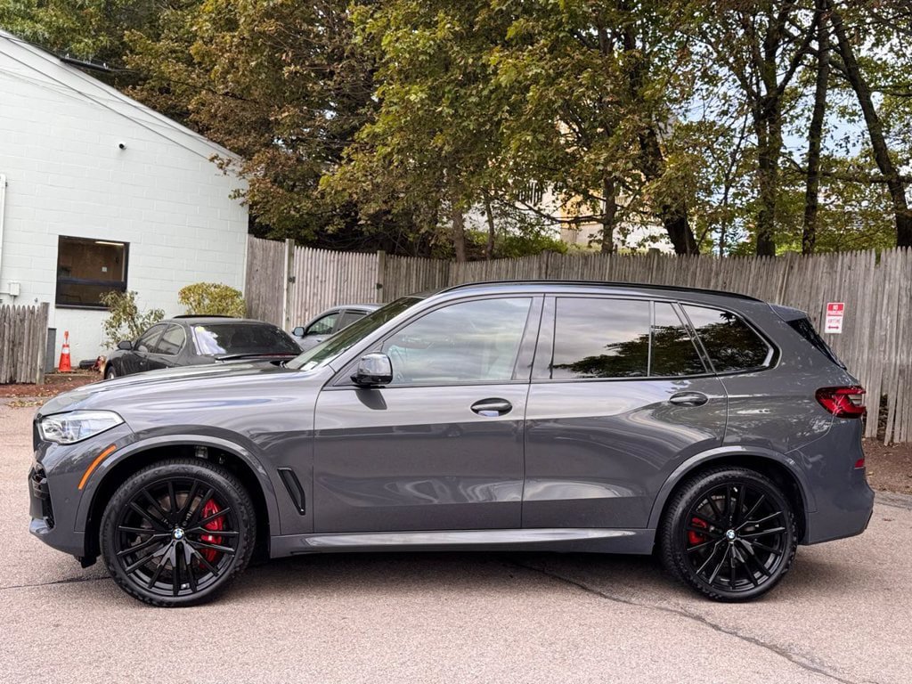 Used 2022 BMW X5 M50i w/ Executive Package AWD/4WD image 3