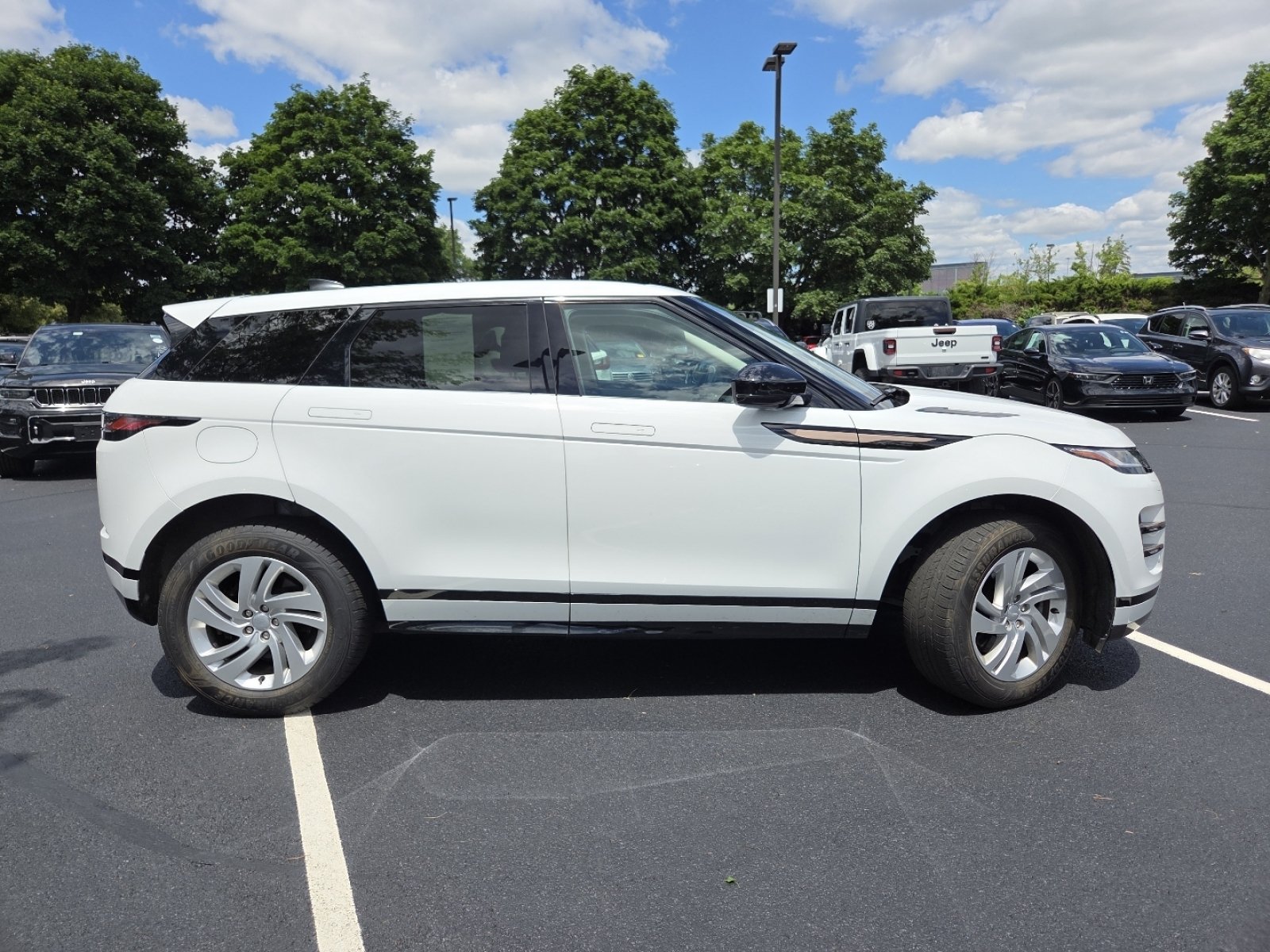 Used 2023 Land Rover Range Rover Evoque R-Dynamic S AWD/4WD image 24