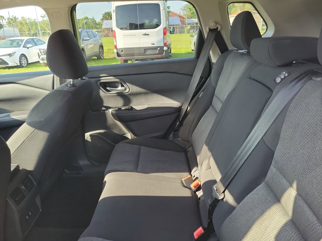 Used 2024 Nissan Rogue SV AWD/4WD image 32