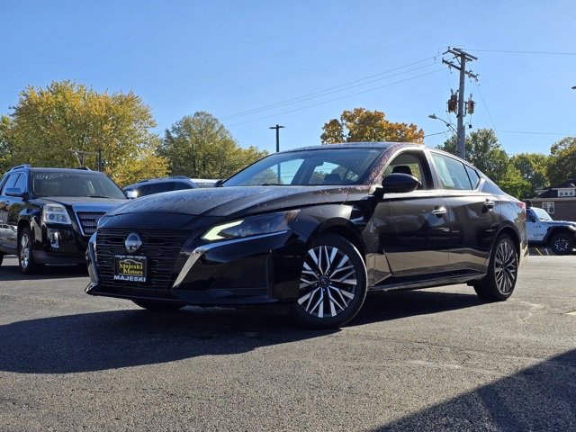 Used 2024 Nissan Altima 2.5 SV image 3