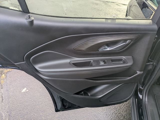 Used 2023 GMC Terrain SLE w/ Driver Convenience Package image 28