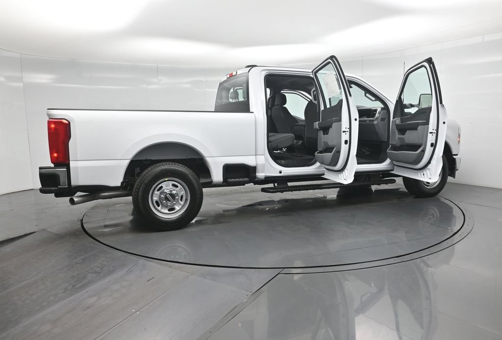 New 2026 Ford F250 XL w/ XL Chrome Package RWD image 4
