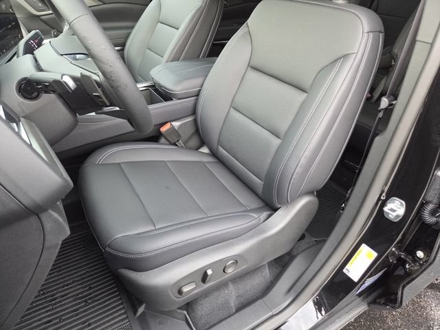New 2027 Chevrolet Traverse LT w/ Midnight/Sport Edition FWD image 23
