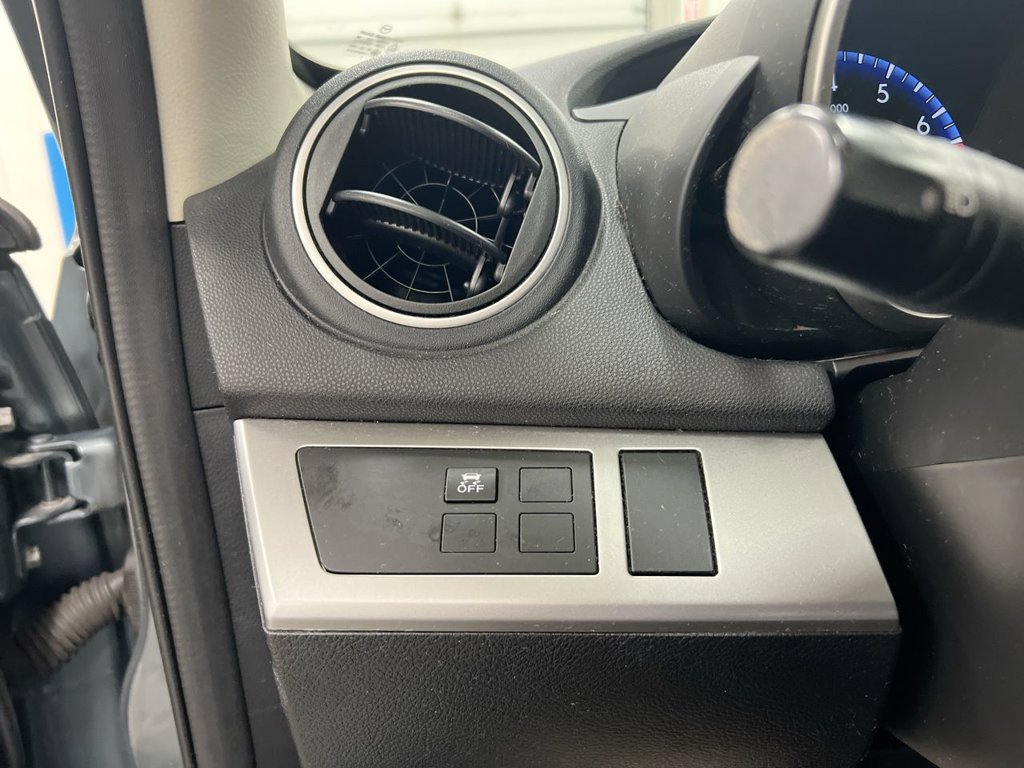 Used 2012 MAZDA MAZDA3 i Touring FWD image 17