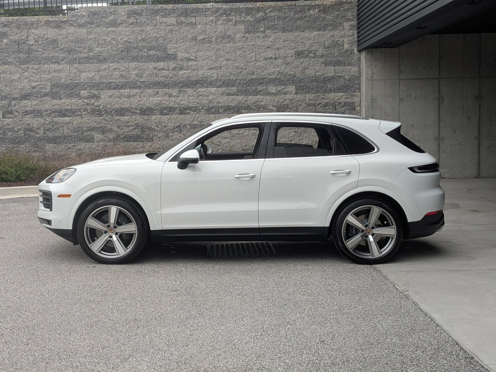 New 2026 Porsche Cayenne AWD/4WD image 2