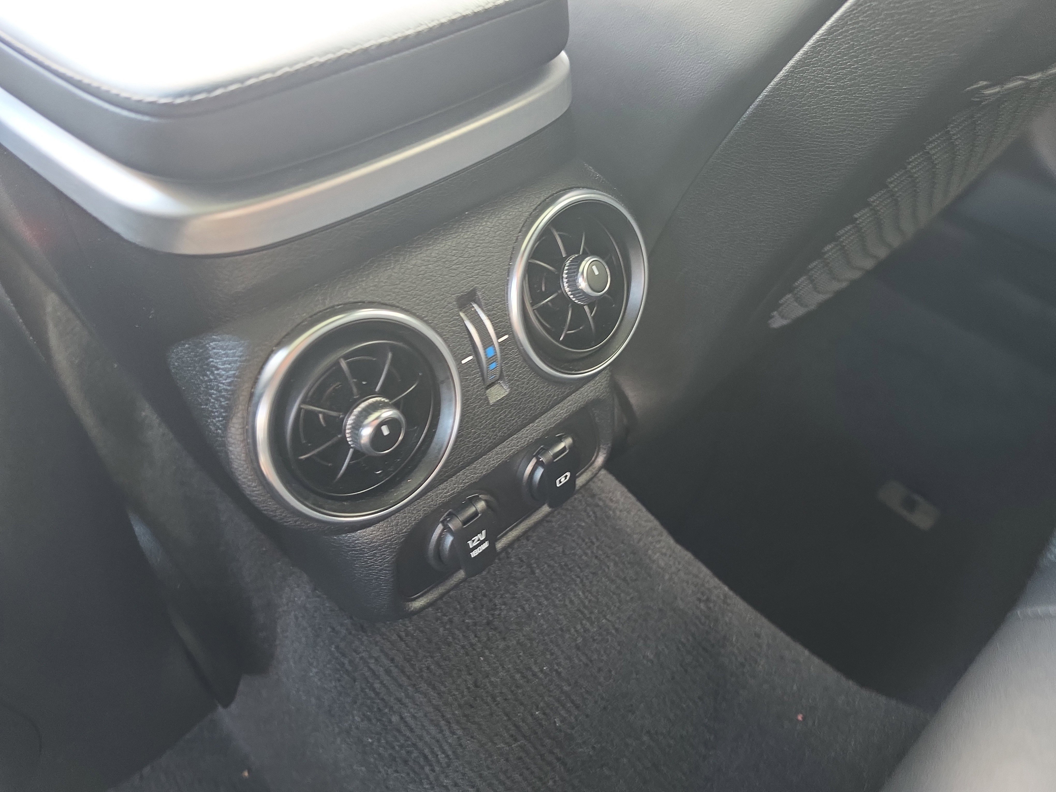 Used 2022 Kia Stinger GT2 image 12