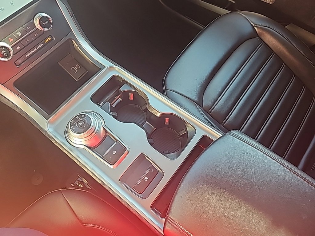 Used 2024 Ford Edge SEL image 18