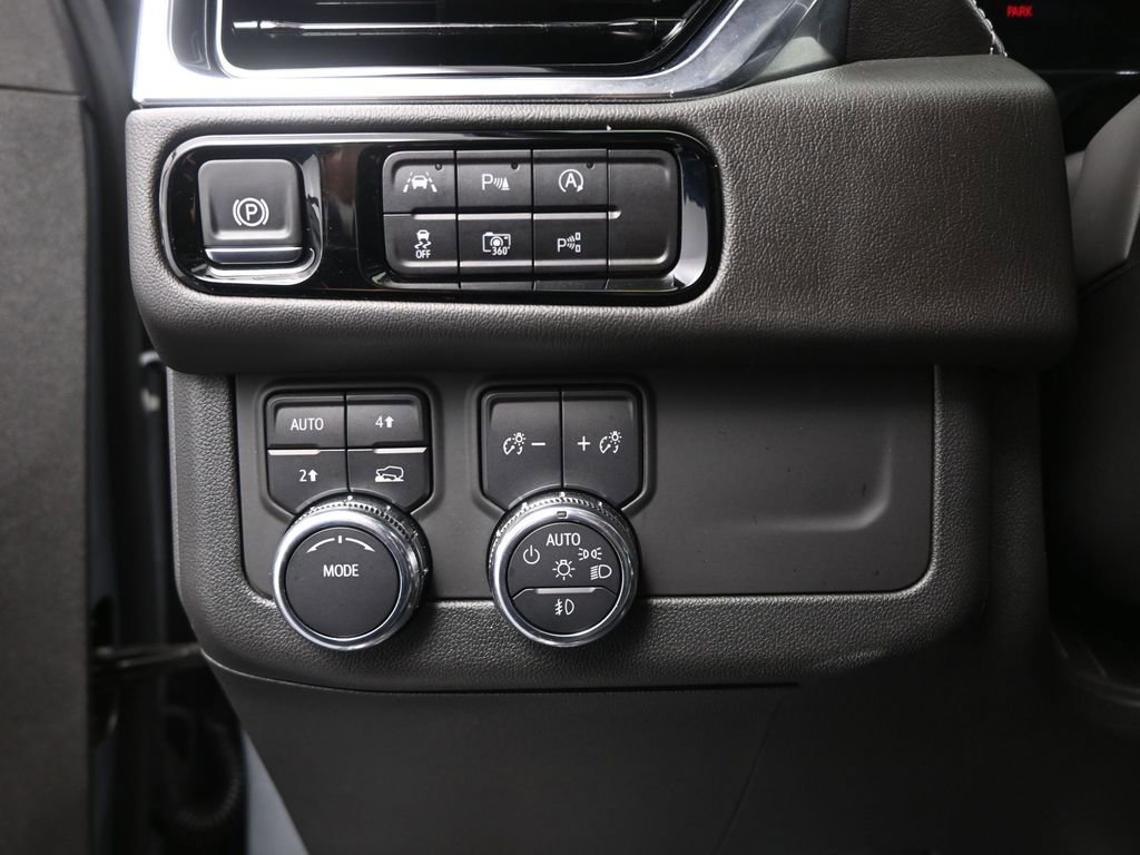 Used 2025 GMC Yukon Denali image 30