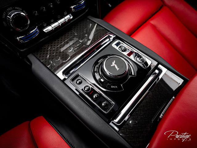 Used 2022 Rolls-Royce Cullinan Black Badge AWD/4WD image 27