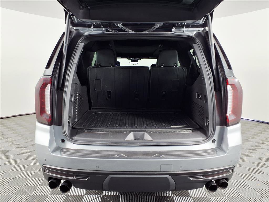 Used 2023 GMC Yukon XL Denali w/ Denali Reserve Package image 8