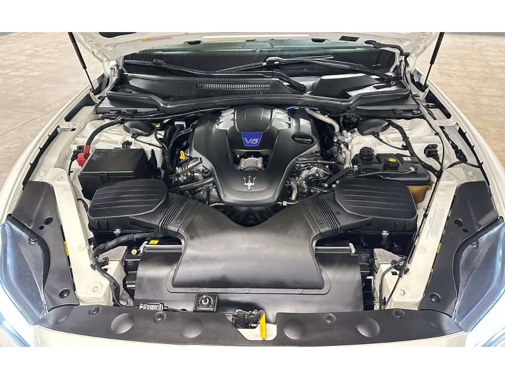 Used 2019 Maserati Quattroporte S GranLusso image 4
