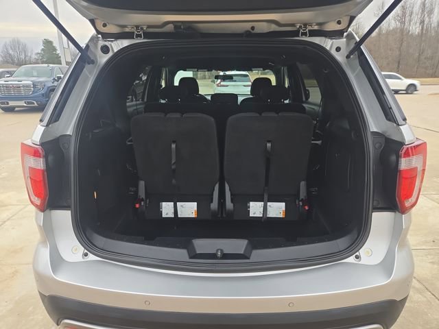 Used 2017 Ford Explorer XLT image 21