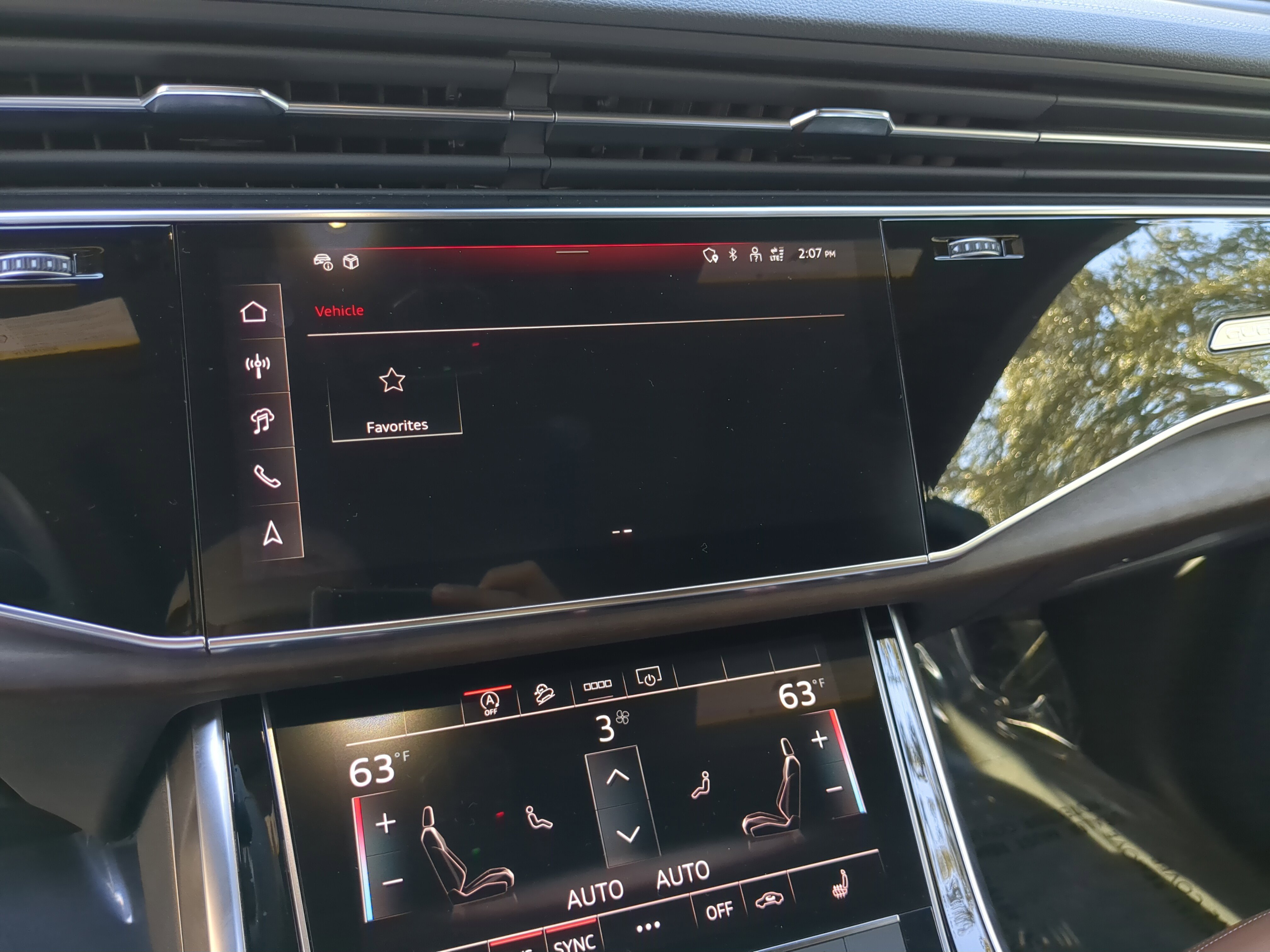 Certified 2025 Audi Q8 Premium w/ Black Optic Package image 21