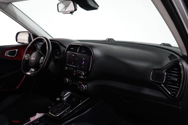 Used 2024 Kia Soul GT-Line w/ Option Group 020 FWD image 18