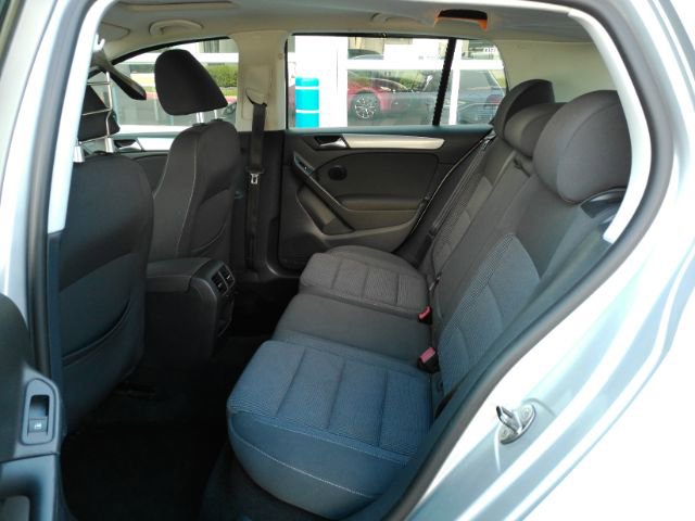 Used 2012 Volkswagen Golf 4-Door FWD image 17