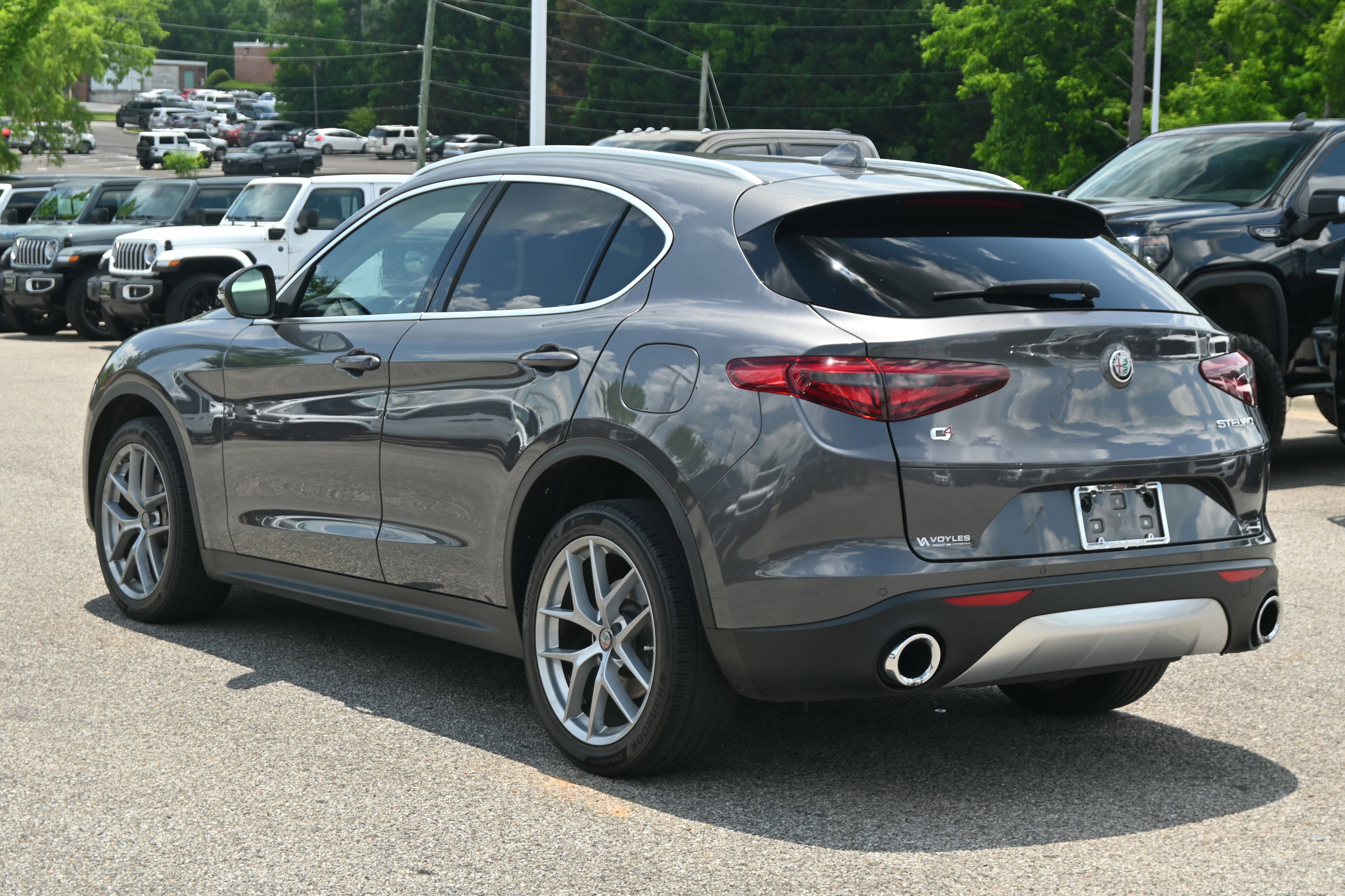 Used 2018 Alfa Romeo Stelvio AWD image 7