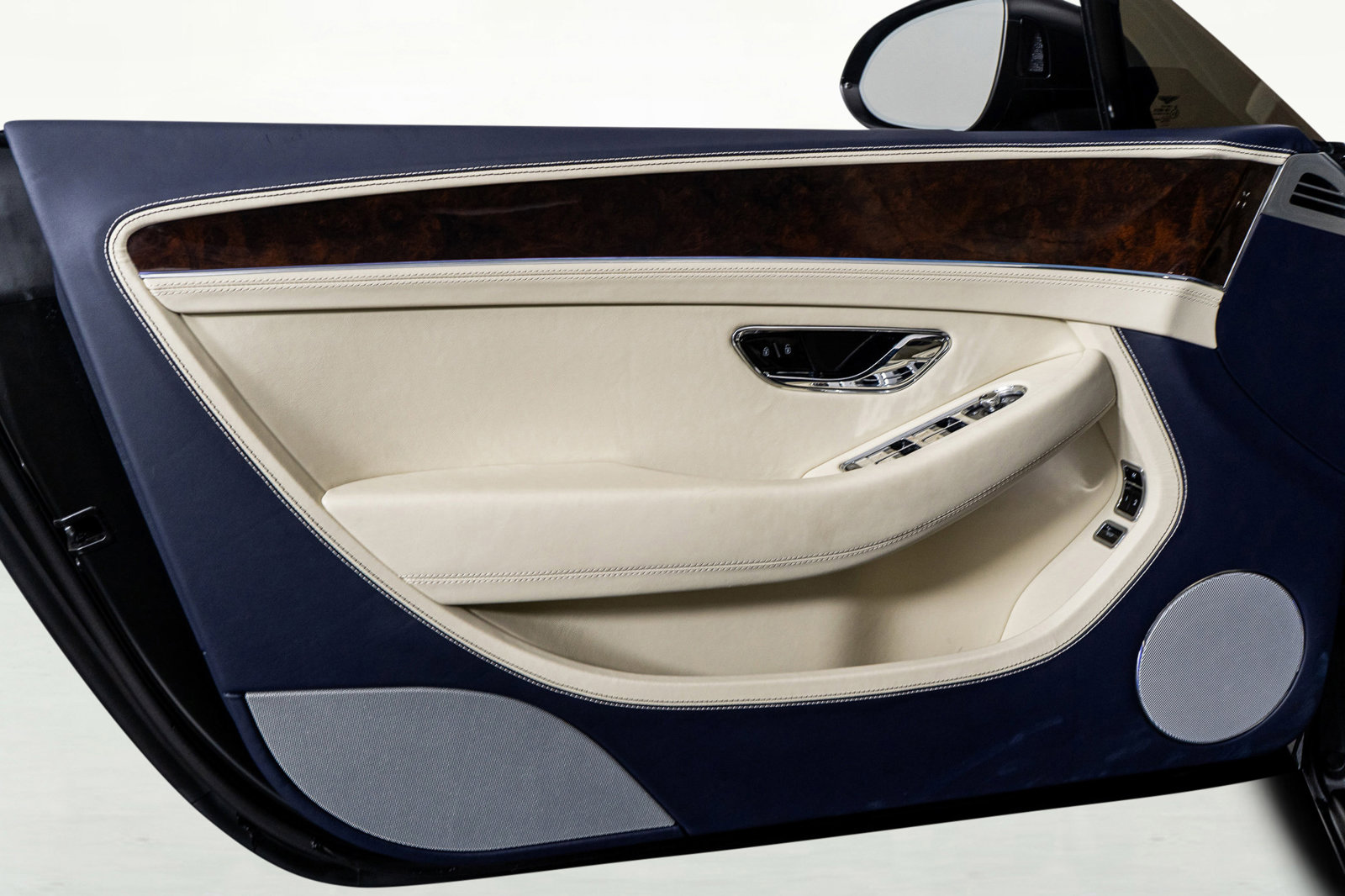 Used 2023 Bentley Continental GT Mulliner image 47