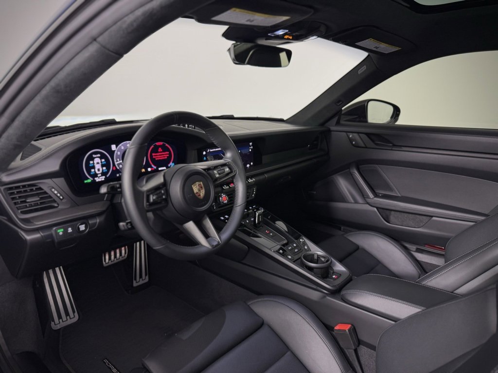 Used 2025 Porsche 911 Carrera S image 4
