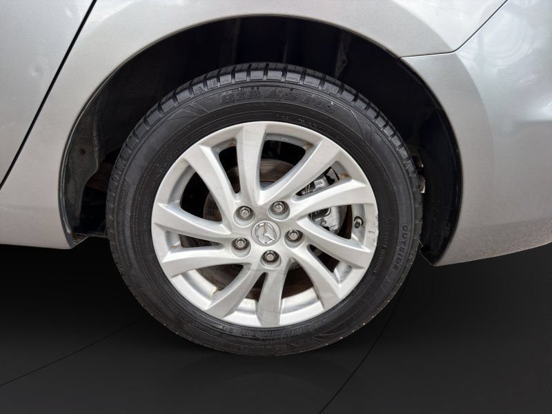 Used 2012 MAZDA MAZDA3 i Touring FWD image 22