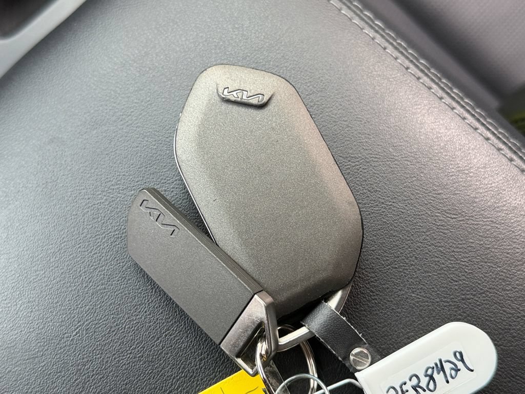 Used 2024 Kia Sorento S FWD image 34