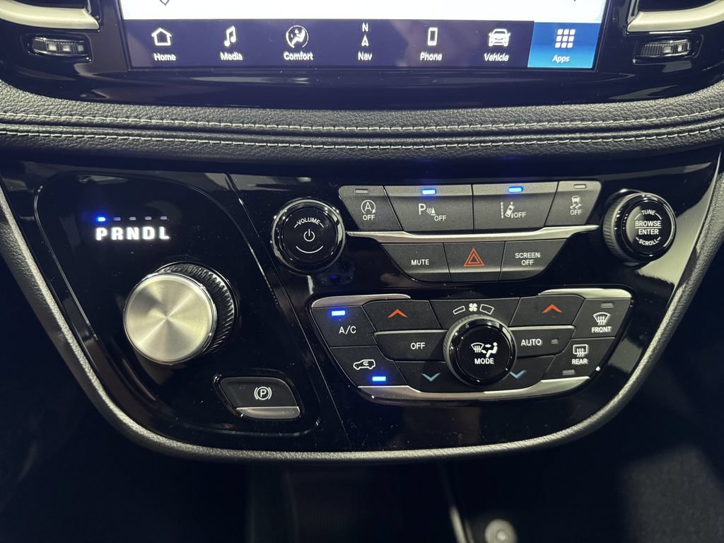 New 2027 Chrysler Pacifica Select w/ Family Tech Group AWD/4WD image 35