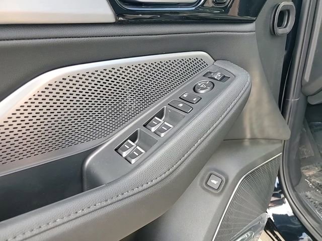 Used 2026 Acura MDX SH-AWD image 13