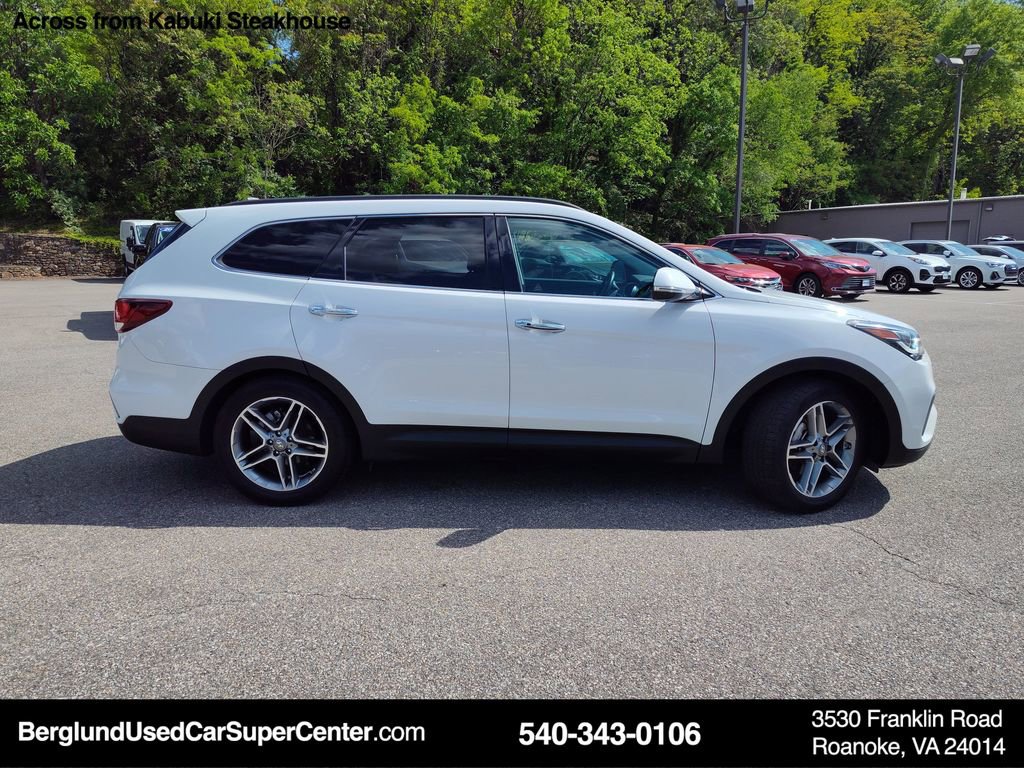 Used 2018 Hyundai Santa Fe SE FWD image 3
