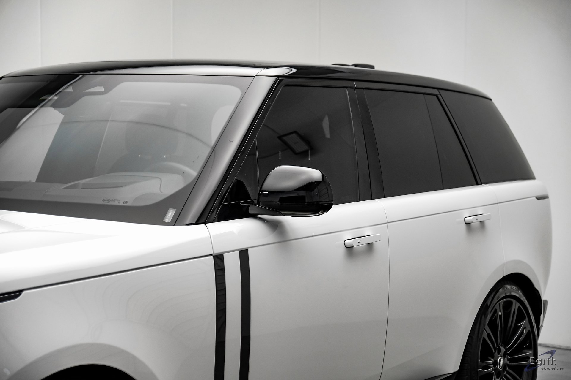 Used 2024 Land Rover Range Rover SE image 23