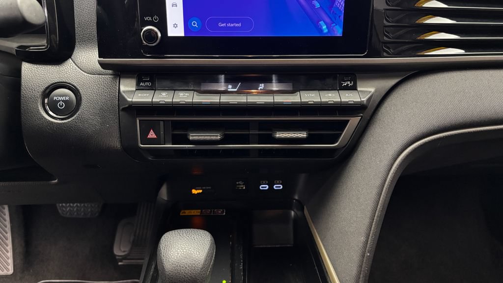 Used 2025 Toyota Camry LE FWD image 25